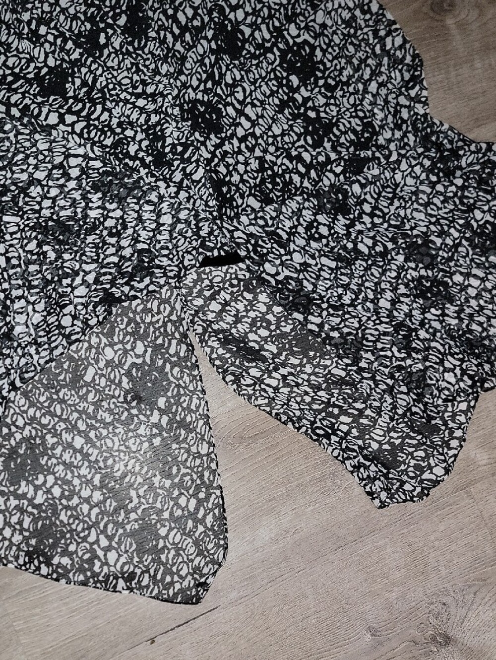 Vince Camuto Black and White Printed A-Line Skirt - Picture 6 of 6